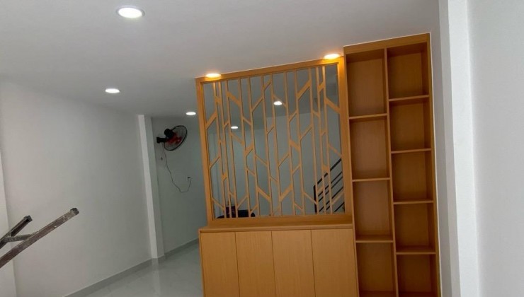 Siêu phẩm nhà đẹp gần Lê Văn Quới, Bình Tân, 32.5m2, 2tầng, HXH, ngang 4 đẹp, nhỉnh 2tỷ