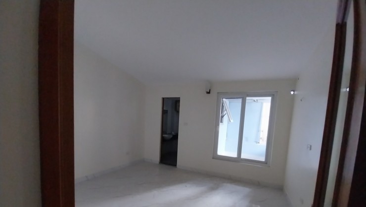 Chính chủ cho thuê nhà 90m2-4T, Nhà hàng, VP, KD, Chùa Bộc-25Tr