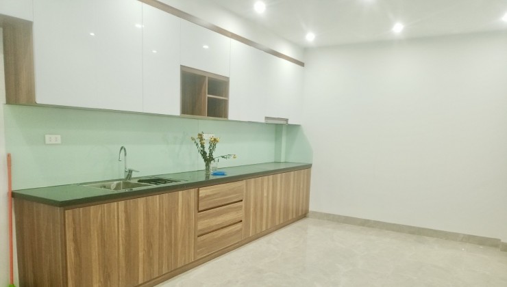 Bán nhà ngõ 97 thái thịnh đống đa 53m2 5 tầng 8.x tỷ