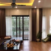 Bán nhà Phân Lô Hoàng Quốc Việt, 60m2, 4 Tầng, MT 5M, Giá 19 Tỷ