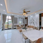 Bán nhà Phố Trạm 45m2 * 5tầng * 6,9 tỷ. Lô Góc, Gara ô tô.
