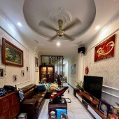 Nhà phố Tây Sơn, 38m2 x 4 tầng, 80m ra phố, ngõ rộng thoáng 3 gác tránh xe máy, gần hồ điều hòa, ngõ thông kinh doanh ác liệt, Giá nhỉnh 6 tỷ