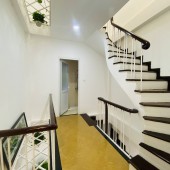 Bán Nhà Trung Tâm Đống Đa, 5 Tầng Mới Cứng, Full Nội Thất, DT 30m2, Mặt Tiền 3.2m, Nhỉnh 4Tỷ.