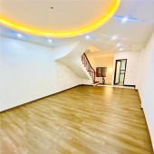 Nhà mới, mình chính chủ cho thuê cả nhà, 95m2; 4.5T; Khu Linh Đàm- 26 Tr; Kinh doanh,VP