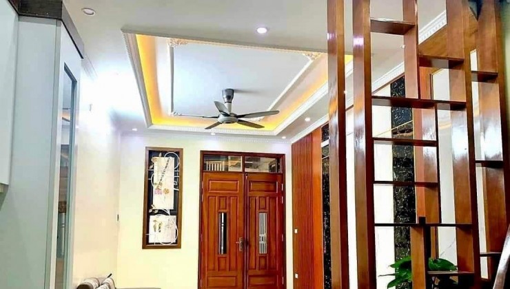 Bán nhà Trương định 48m2 x5T,gần đường,ngõ oto,ở luôn, giá 5.8 tỷ