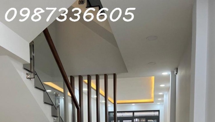 BÁN NHÀ 75M2, 3 TẦNG  XE HƠI TẤN CỬA, 4 PHÒNG NGỦ,  CÁCH VÀI BƯỚC RA MẶT TIỀN NHỈNH 5 TỶ,