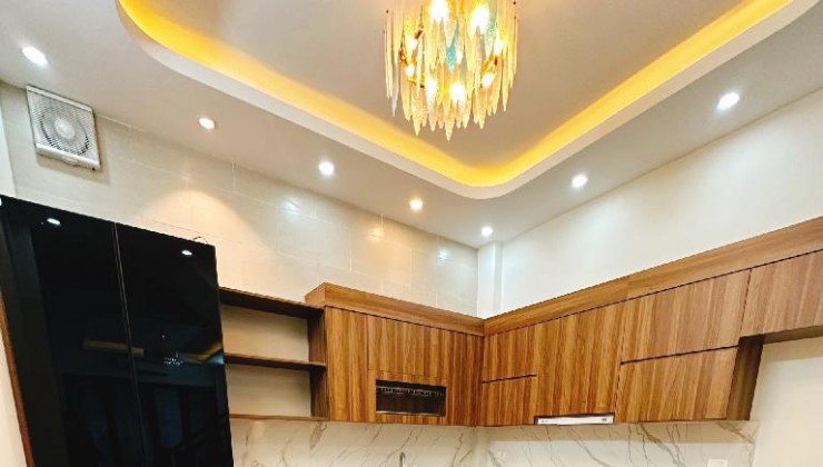 Bán nhà Phố Yên Lạc, phân lô, kinh doanh, DT nhỉnh 50m2,  5 tầng, full nội thất, giá 13,9 tỷ.