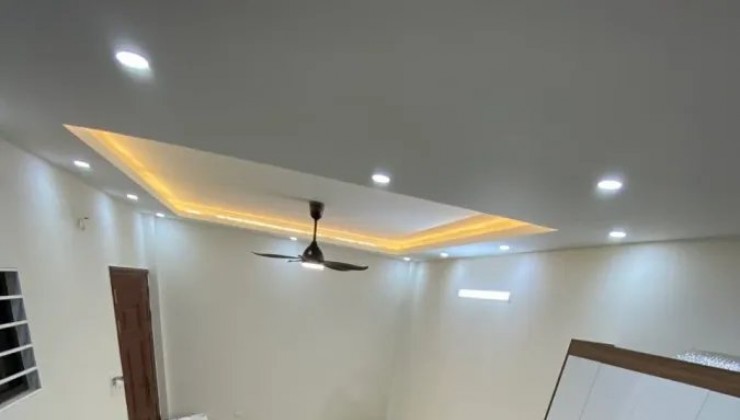 Bán 8 căn nhà mới phân lô Phúc Lợi 30m2,5 tầng, mặt tiên 4.7m,3,7 tỷ  Long Biên