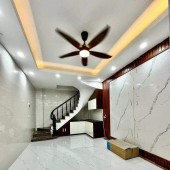 NHỈNH 4 TỶ CÓ NHÀ 30M/6 TẦNG MẶT NGÕ LÕI ĐỐNG ĐA KINH DOANH, 2 THOÁNG GẦN PHỐ
