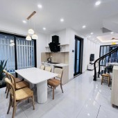 CẦU GIẤY - LÔ GÓC - Ô TÔ ĐỖ CỬA - NHÀ ĐẸP - DÂN XÂY - TẶNG FULL NỘI THẤT