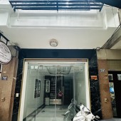 Tôi bán nhà chùa quỳnh giá 6 tỷ ô tô nhà đẹp ô tô đỗ cửa nhà có 5 tầng mới tinh có 3 phòng ngủ phòng nào cũng có đẹp . Nhà chủ tự xây dựng. Thiết kế