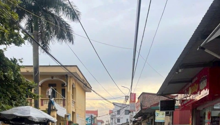CHÍNH CHỦ BÁN NHANH CĂN NHÀ 2 TẦNG TẠI PHƯỜNG THỐNG NHẤT TP HÒA BÌNH, ĐƯỜNG RỘNG Ô TÔ VÀO NHÀ GIẢ CHỈ 615 TRIỆU ĐỒNG-0973851566