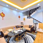 Cần bán nhà siêu đẹp trung tâm quận Thanh Xuân, gần siêu thị trường học, bv khu cán bộ Quân Đội dân trí cao, đặc biệt mua nhà được tặng sân để xe oto