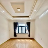 2 mặt tiền xe hơi ngủ trong nhà, Trung tâm thị trấn Nhà Bè, giá tốt Nhà mới lệch tầng, nội thát cao cấp dọn vào ở ngay,