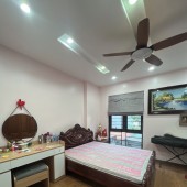 Bán 40m2 nhà phân lô Hoàng Văn Thái xây 8 tầng, ngõ ô tô tránh nhau