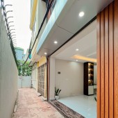 Bán Nhà Yên Xá 35m x 3 Tầng Đẹp Full Nội Thất Gần Ô TÔ Giá 4.5 Tỷ.
