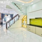nhà 1 trệt 1 lầu Sổ riêng 5x18 đã lên thổ cư có sân ô tô