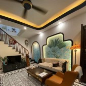 Nhà Đẹp Nguyễn Trãi Thanh Xuân 5.8 Tỉ 42m 5T MT 5 m sát Ô TÔ.