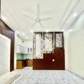 Bán nhà Vũ Tông Phan lô góc, nhà đẹp ở luôn, sau QH nhà sát đường lớn 32m2 x 4 tầng, mặt tiền 4,7m. 4,98 tỷ