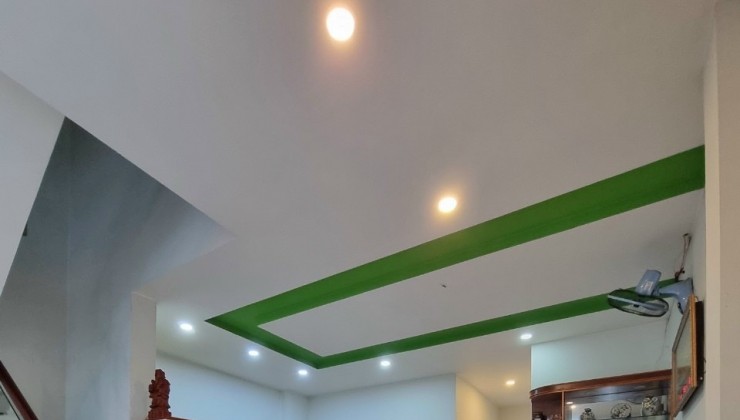 Chủ Ngộp Bán Gấp Nhà 4 Tầng.Trục Đường Trần Lựu.An Phú Quận 2. Dt 100 m2 .Giá 15 tỉ