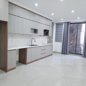 Nhà Lô Góc Phố Thanh Nhàn, Ngõ To Nông - 32m², 4.8m Mặt Tiền, Chỉ 6 Tỷ!