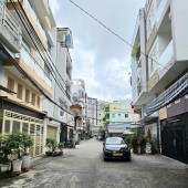 Nhà ngay sát Q1 
Nhà cách mặt tiền Q4 có 10 m
Diện tích sử dụng 84 m2 đúc 4 tấm
Giảm 1 tỷ