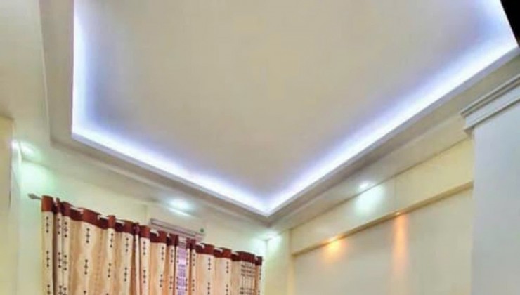 BÁN NHÀ 6T NGUYỄN KHÁNH TOÀN, DT 45M2, 30M Ô TÔ TRÁNH, NHÀ ĐẸP Ở NGAY, CHỈ 10.7 TỶ