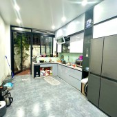 Bán Nhà Bồ Đề , Thang Máy 7 Tầng , Ô tô đỗ cửa , 90m2 , mt4m , 18 tỷ