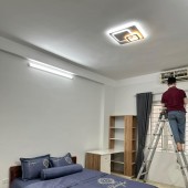 BÁN NHÀ Phố Khúc Thừa Dụ Cầu Giấy Hà Nội Diện Tích 42 ; 5 Tầng ; Mặt tiền
 4 m2 Giá Chào 8.9 tỷ