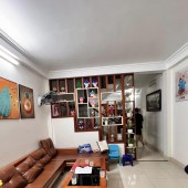Ô tô đỗ cửa, bán nhà phố Trương Định, lô góc, ngõ thông, 43m2 chỉ 6.9 tỷ