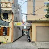 Trần Thái Tông TP Thái Bình ,  S: 95.8 . Nhà 3 tầng, phòng khách, phòng bếp, 4 phòng ngủ, Phòng thờ và sân phơi.  Giá 11.82 tỷ có thương lượng