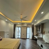 Tôi Cần Bán Nhà Liền kề  Phố Nguyễn Sơn, Long Biên, Nhỉnh 33 tỷ Nội Thất Đầy Đủ