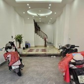 NHÀ ĐẸP - GARA OTO - NGÕ THÔNG  CÁC  NGẢ Ô TÔ TRÁNH - KINH DOANH Buôn Bán 

Bát Khối Long Biên 45 M2x 5 tầng hơn  6.5 tỷ