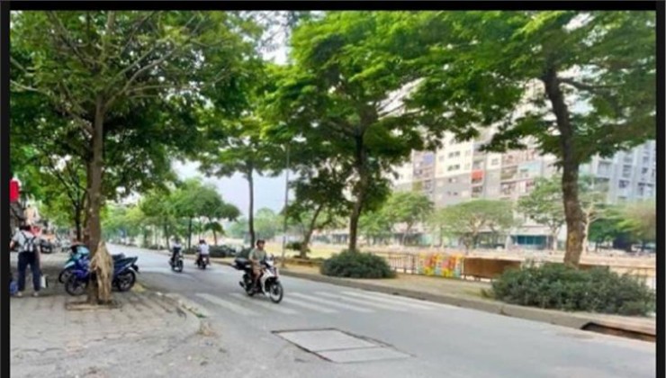 Bán nhà đẹp hơn hoa hậu, phố Kim Giang, Hoàng Mai, xe con cách nhà hơn 20m, gần trường Thăng Long, DT 40m2, lô góc, 5 tầng, giá chỉ 6 đồng hơn.