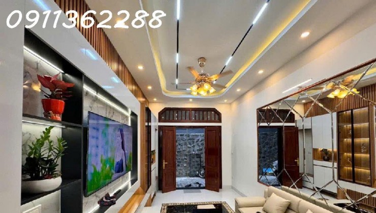 Bán nhà 4 tầng, 40m², Dịch Vọng Hậu, Cầu Giấy, 8.5 tỷ