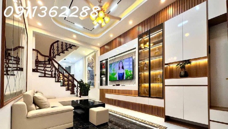 Bán nhà 4 tầng, 40m², Dịch Vọng Hậu, Cầu Giấy, 8.5 tỷ