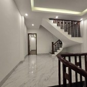 Bán nhà ngõ 266 Nguyễn Văn Cừ , 51m2, 8.8 tỷ thương lượng