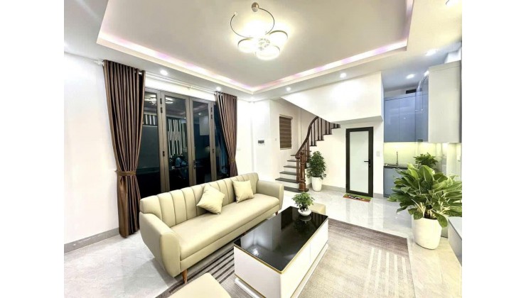 Nhà Đẹp Ngõ Ô Tô Thông, Ngọc Thuỵ, DT 38M², 5 Tầng, 5.x Tỷ