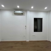 Bán nhà Hoàng Mai Hà Nội, DT 34/40 m2 (4 tầng), chỉ 3,65 tỷ. Lh: 0977756689