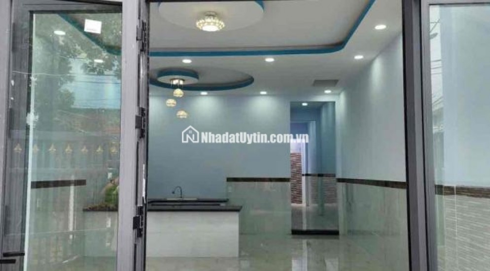 NHÀ MỚI VÀO Ở NGAY - LÝ TƯỞNG CHO GIA ĐÌNH TRẺ AN CƯ LẠC NGHIỆP.  - Nhà cấp 4 mới xây đường Đoàn Phú Tứ. - Diện tích 105m2, ngang 5,1m. - Đường trước nhà 3m cách mặt tiền đường chỉ 3 cái nhà là đến. - Cấp 4 gồm 2 ngủ, phòng khách, bếp, wc, sân để xe.
