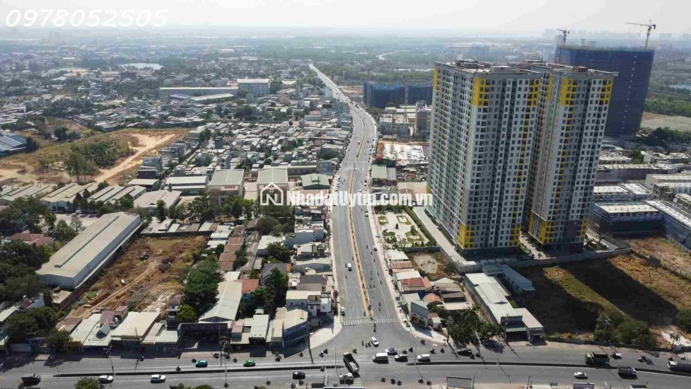 Chính chủ cần bán gấp căn hộ 2PN Bcons Plaza - View SG tầng trung