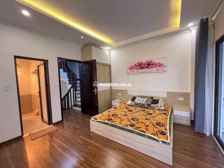 NHÀ THƯỢNG THANH - 5 TẦNG - THANG MÁY - GIÁ HƠN 6 TỶ