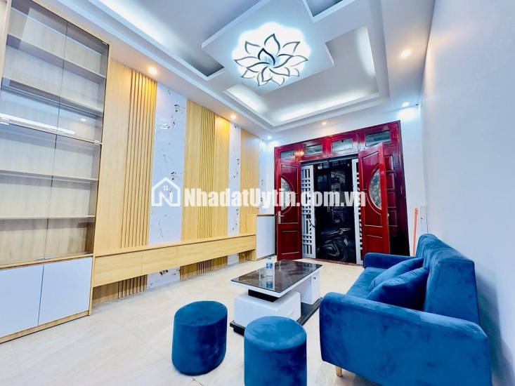 ⚜️Bán Nhà Dòng Tiền Khâm Thiên, 56M2 8T Thang Máy, MT 4.6M, Chỉ 15 Tỷ Dòng tiền hàng tháng 80 triệu⚜️
