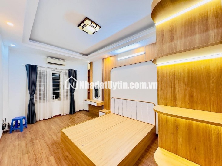 ⚜️Bán Nhà Dòng Tiền Khâm Thiên, 56M2 8T Thang Máy, MT 4.6M, Chỉ 15 Tỷ Dòng tiền hàng tháng 80 triệu⚜️