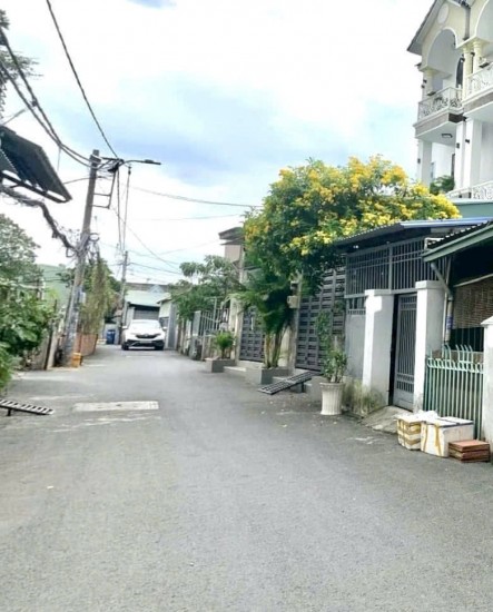 Bán nhà 2 tầng 5x13 sát bên Vạn Phúc, quốc lộ 13 Giá 5,3 tỷ