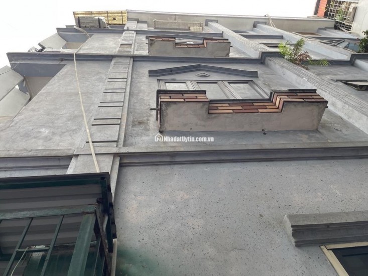 Bán ngôi nhà 4 tầng con đường Nguyễn Khang Lô góc Sêu đẹp Gần trường ngay chợ Siêu thuận tiện đây ạ