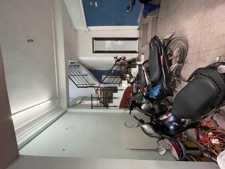 Bán ngôi nhà 4 tầng con đường Nguyễn Khang Lô góc Sêu đẹp Gần trường ngay chợ Siêu thuận tiện đây ạ