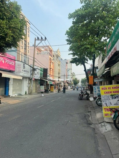 NHÀ 3 TẦNG -HẺM 6M -NHỈNH 4 T.Ỷ