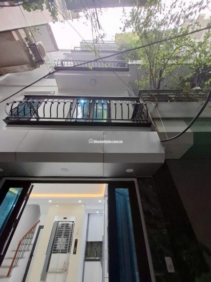 Nhà Quan Nhân Thang Máy 5 tầng mới xây ngõ xe ba gác thoáng mát diện tích sử dụng 30m giá nhỉnh 6 tỷ
