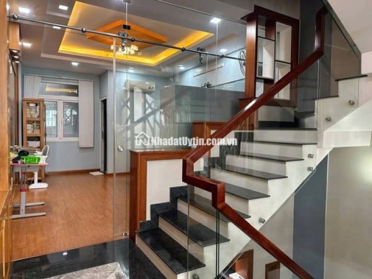 Nhà Tân Phú, hẻm 6m Thoại Ngọc Hầu